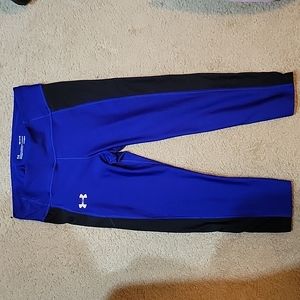 Womens medium UnderArmour compression leggings